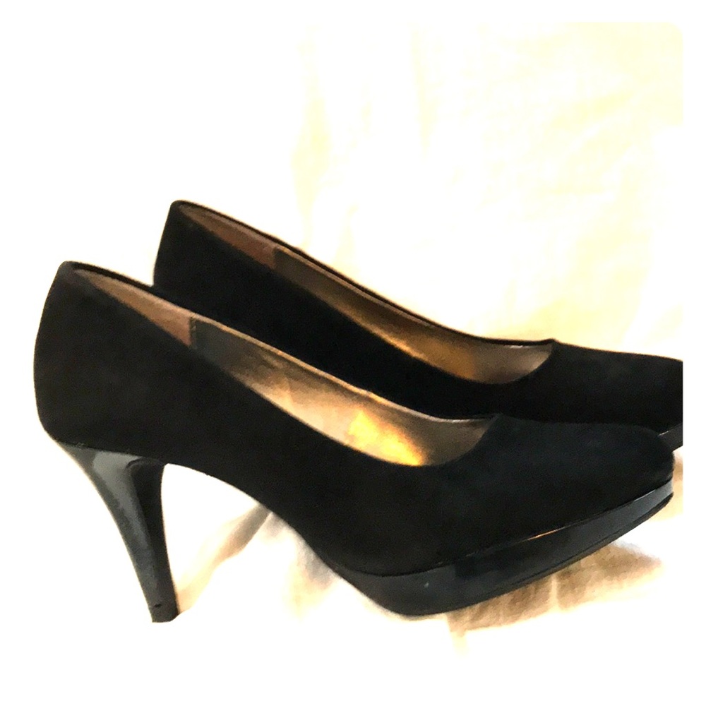 Size 7.5 suede heels. New never worn.